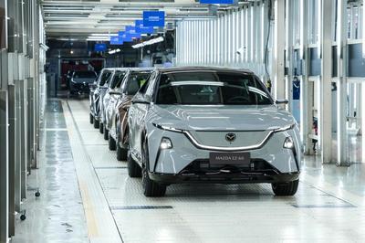 馬自達EZ-60雙喜臨門，榮膺“2025中國十佳車身”及“最佳材料獎”