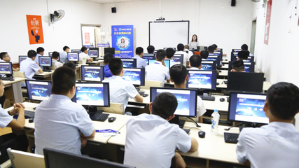 企業高管面對面 探索IT技術前沿，新華電腦學校引領數字人才培養新路徑